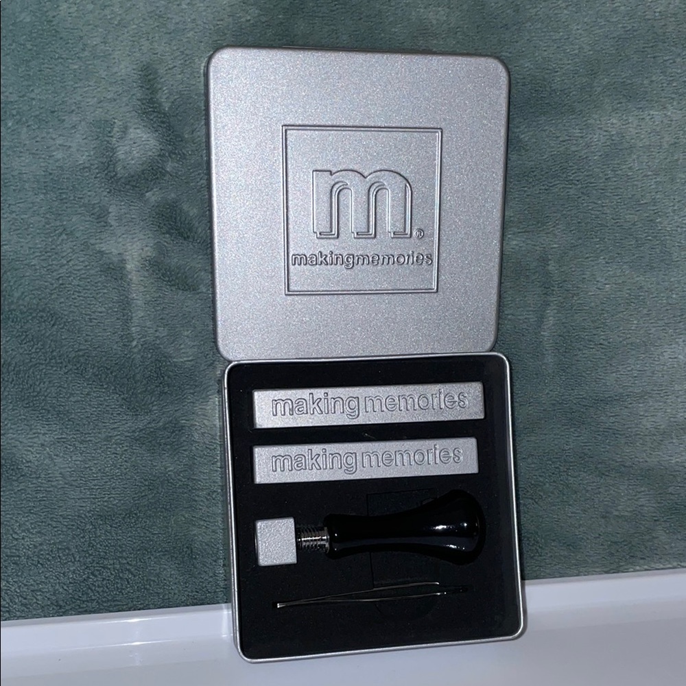 NIB Silver & Black stamping kit.  Making memories.